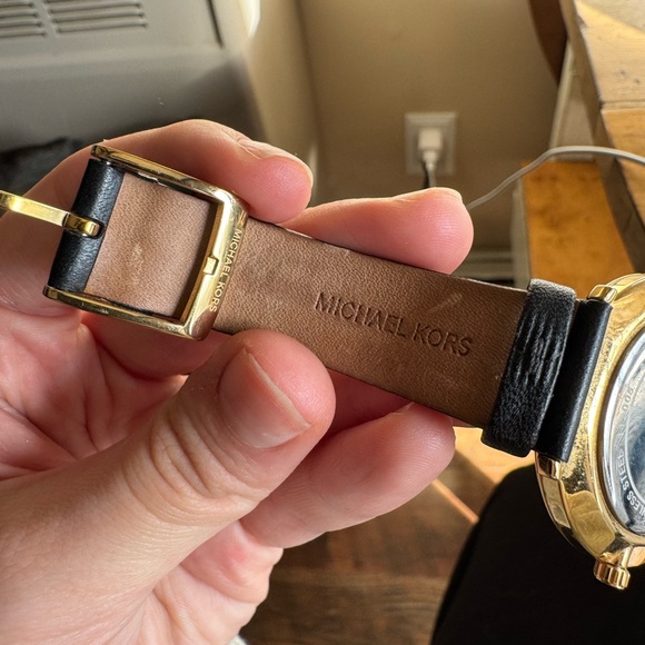 Michael Kors Pyper Watch Black and Gold Leather Strap 38mm - Picture 12 of 12